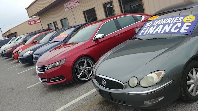 D&D Auto Llc, photographed by a Google contributor